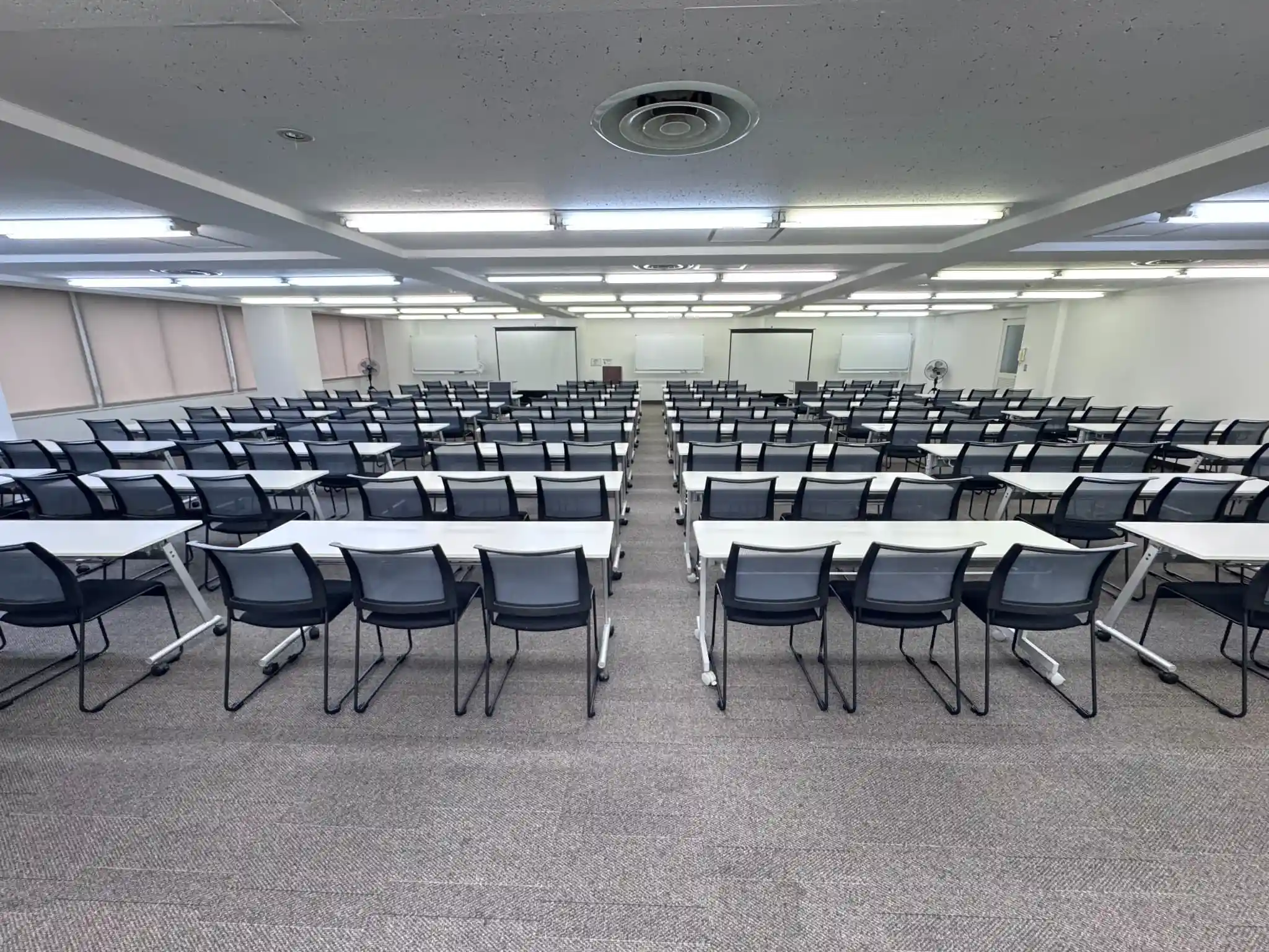 【最大150名着席可能な大規模会議室が新宿にOPEN★】 - TIME SHARING 新宿7Aの写真