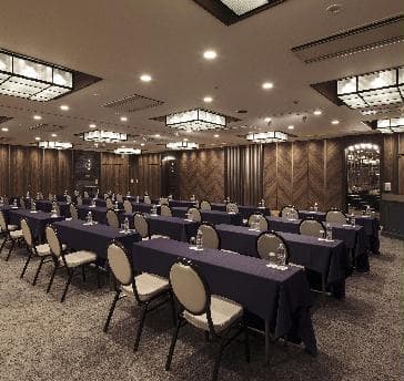 【キング＆クイーン】
面積：170㎡
スクール（2名掛）：100名
スクール（3名掛）：150名