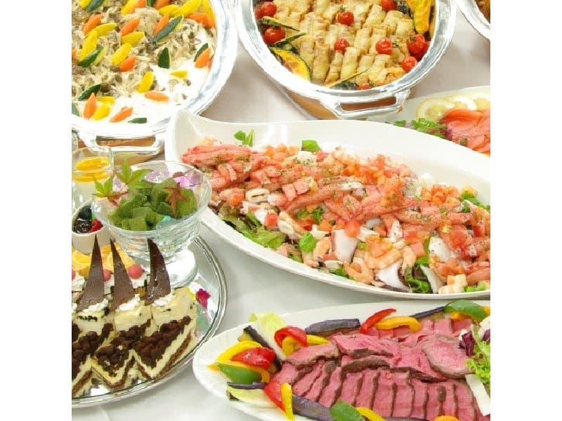 和・洋(中華)から成るビュッフェ料理は様々なお客様のご要望をお伺いいたします。