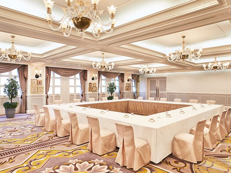 【4階宴会場　花風】187㎡
社内、社外問わずさまざまな用途の会議でのご利用にいかがでしょうか
