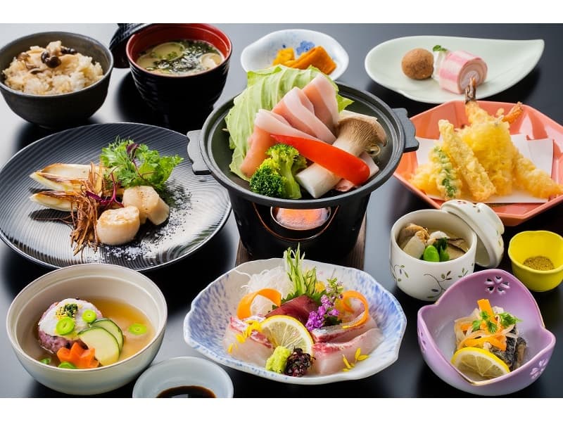会席プラン
お一人様5,200円（2時間飲み放題付7,000円）