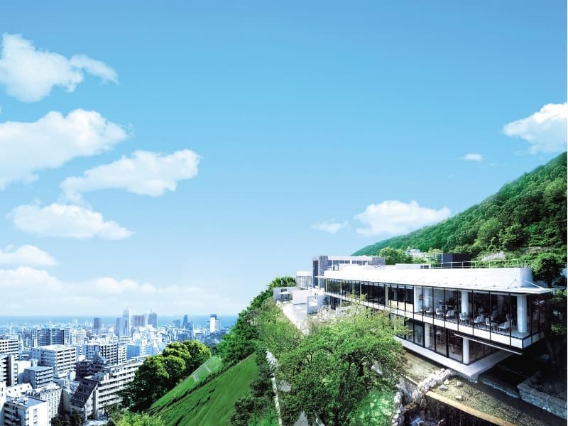 神戸らしさあふれる美しい海と山。街並みを一望する、神戸の特等席「ソラ神戸」。夜景も美しく、プレミアム・リゾートのような時間が流れます。