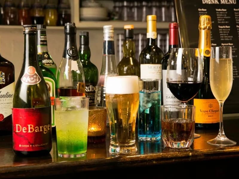 カクテルは60種類以上！もちろんビールやサワーなどもご用意