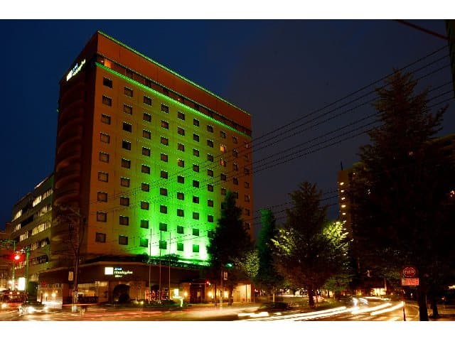 ホテル外観夜