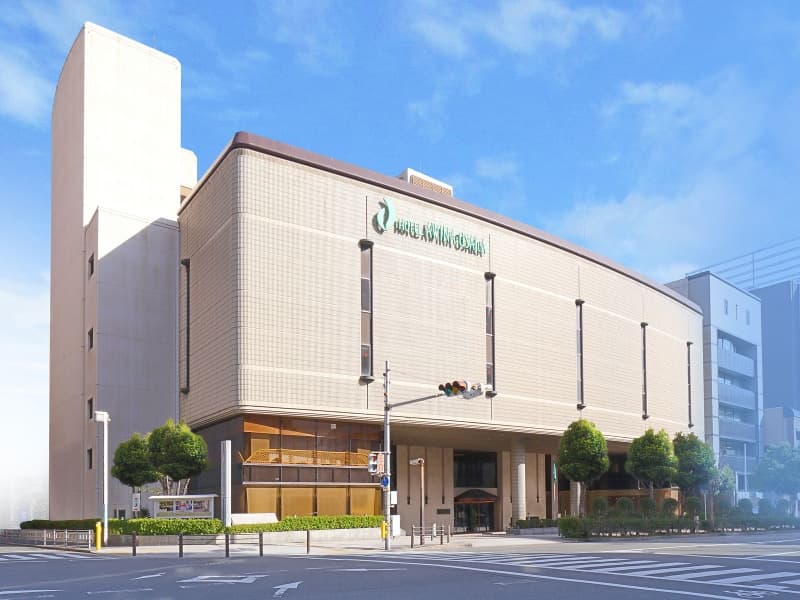 大阪上本町駅から徒歩３分・地下鉄谷町９丁目駅から徒歩10分と駅近。
大阪市内、奈良、神戸方面のアクセスも大変便利となっており近隣には焼肉屋・飲食店・ドンキホーテ・コンビニも多くあり、非常に便利な場所でございます。
