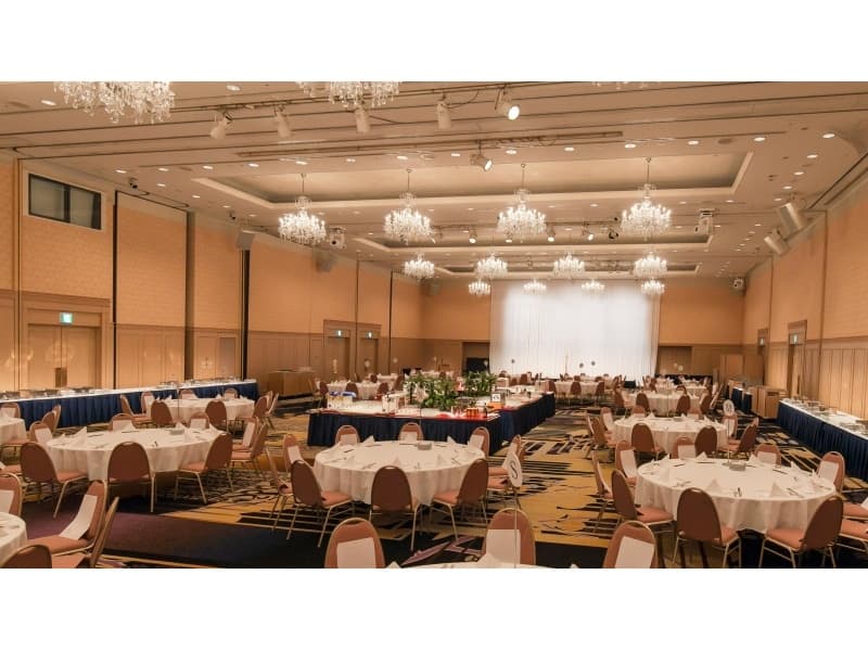 国際館パミール　会食　1000㎡　着席ブッフェ形式