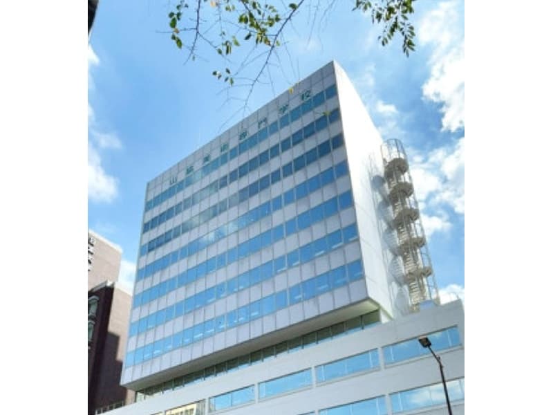 東京メトロ ・都営地下鉄「市ヶ谷駅」A2出口 徒歩0分 駅直結/JR中央・総武線「市ヶ谷駅」 徒歩2分