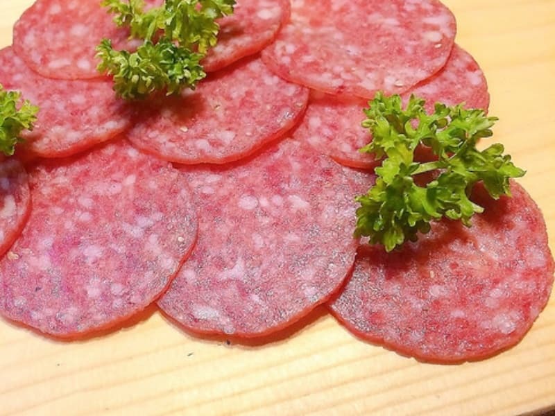 生サラミのスライス