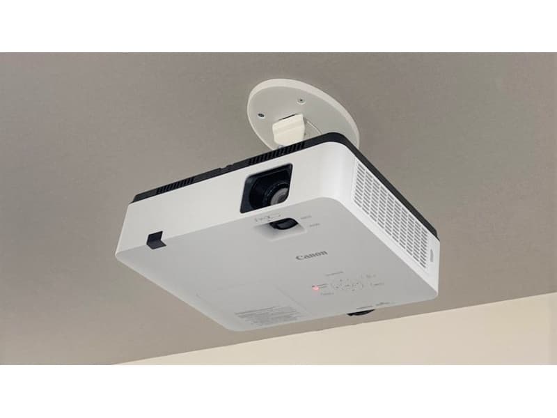 【備品】常設備品
＊天吊りプロジェクター
＊2階、4階の部屋に設置