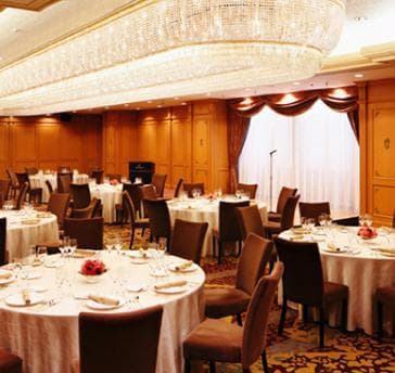 【曙】
正餐100/立食140/スクール150/シアター250