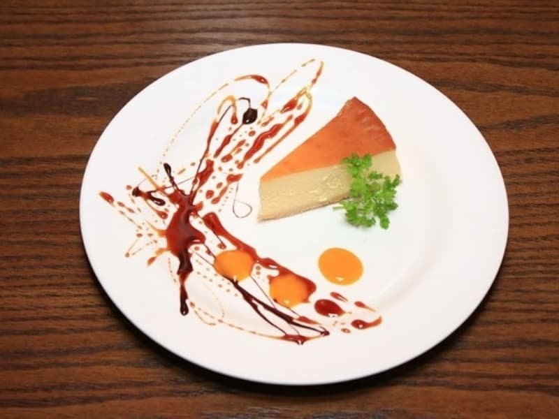 【ベイクドチーズケーキ】デザートの一例です。
