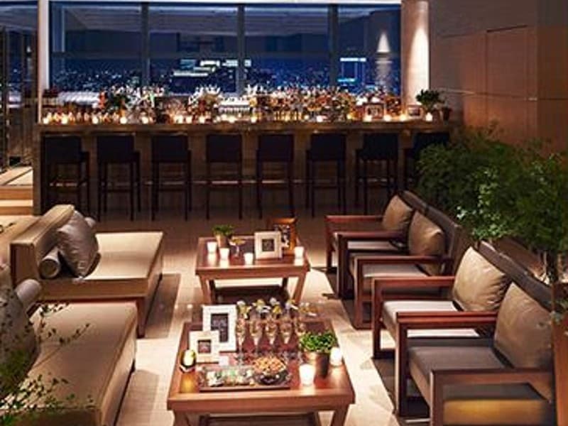バンケットルームの隣にはレストランやBARもあり、
エリアにも多数飲食店がございます。
二次会のお店選びも簡単です。