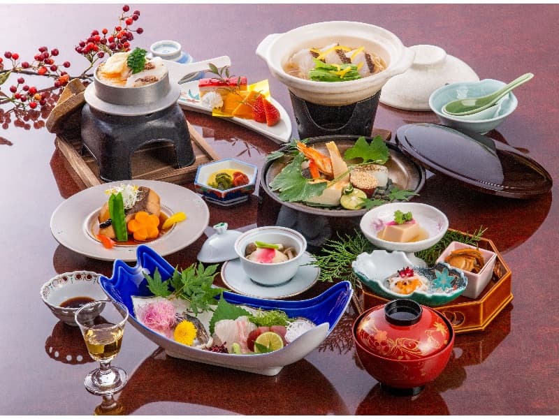 「会席料理6,600円」他、5,500円料理あり。
写真はイメージです。季節・仕入れ等により内容が変わります。