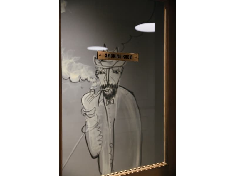 【SMOKING ROOM 2F】