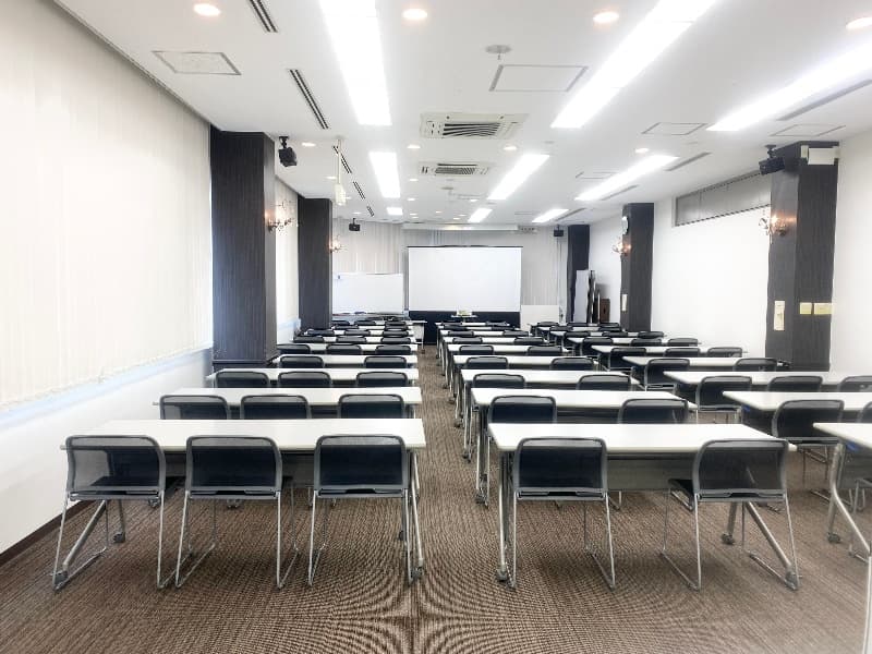 【多目的ホール】スクールスタイル