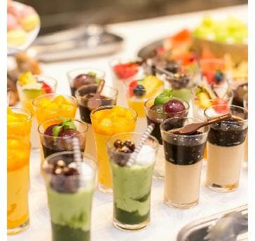 女性に人気！ 専属パティシエが創作するケーキ＆スイーツもご用意しております。
