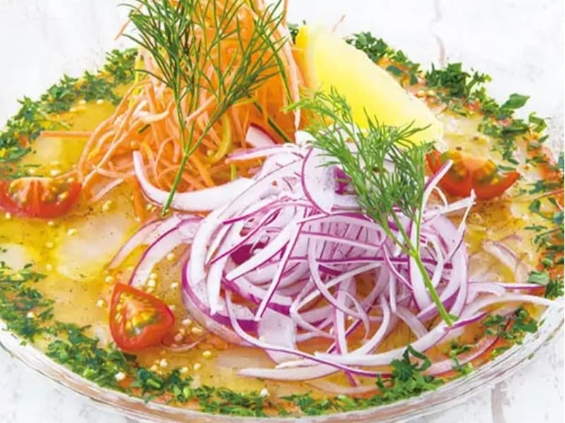 本日の鮮魚と彩野菜のカルパッチョ