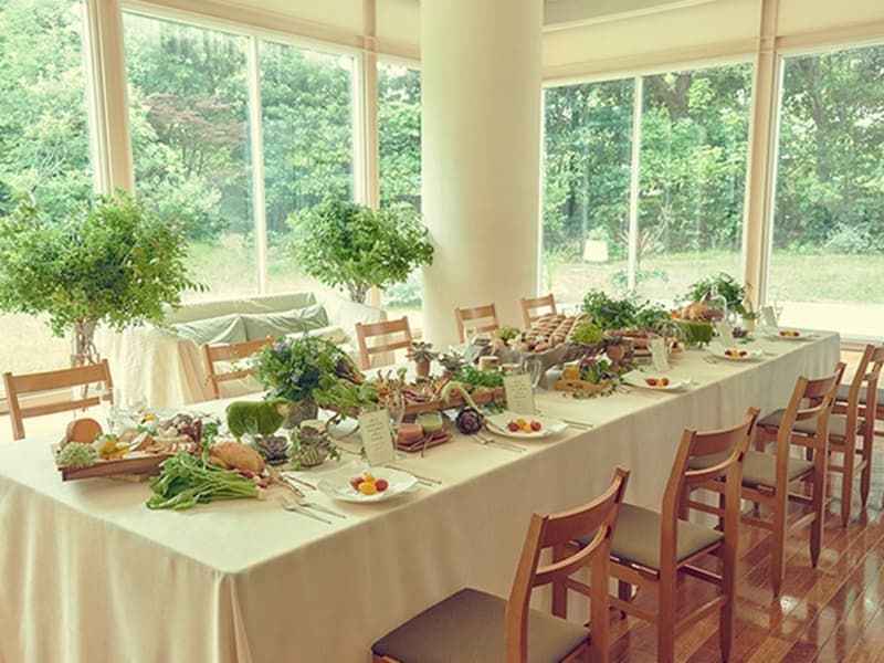   ■宴会場
　【テラス・オン・ザ・ガーデン】
　　-TERRACE ON THE GARDEN-
　　90㎡（27坪）
　　着席：30名／立食：40名