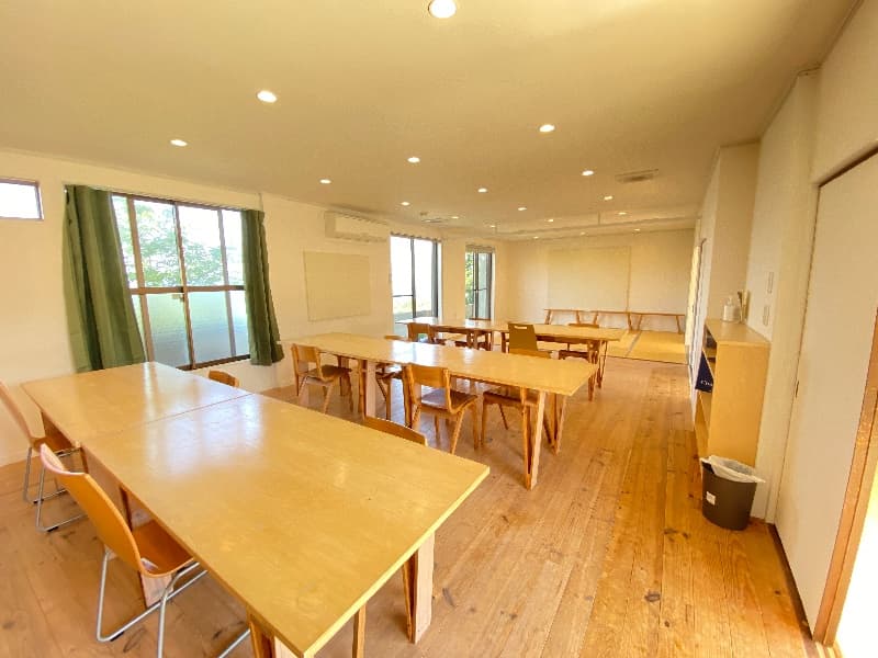 大広間
ワーケーションやチームミーティング等にご活用いただけるお部屋です。