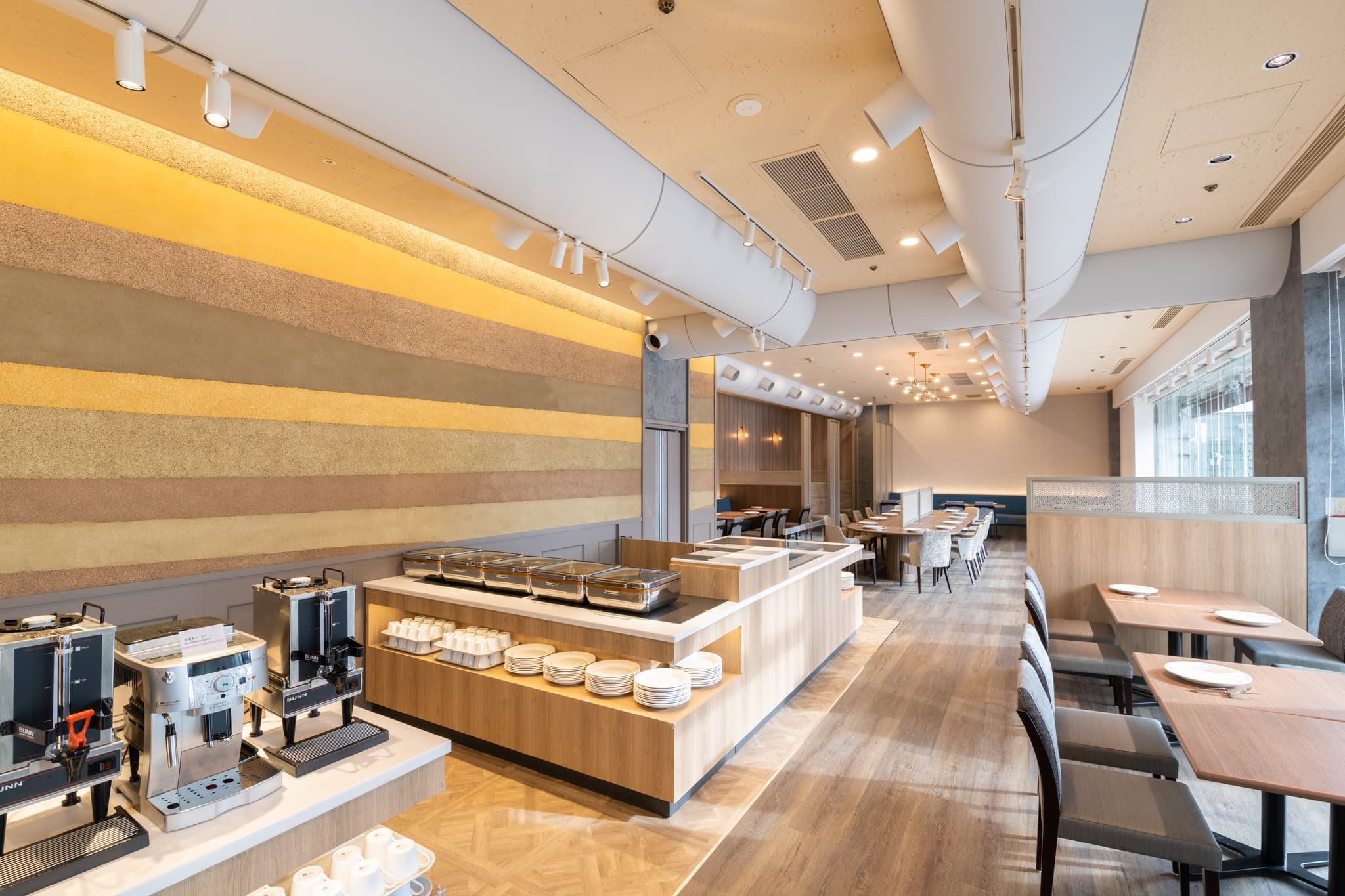 【ホテル日航つくば】本館2階 レストラン セリーナ（店内） 席数70席