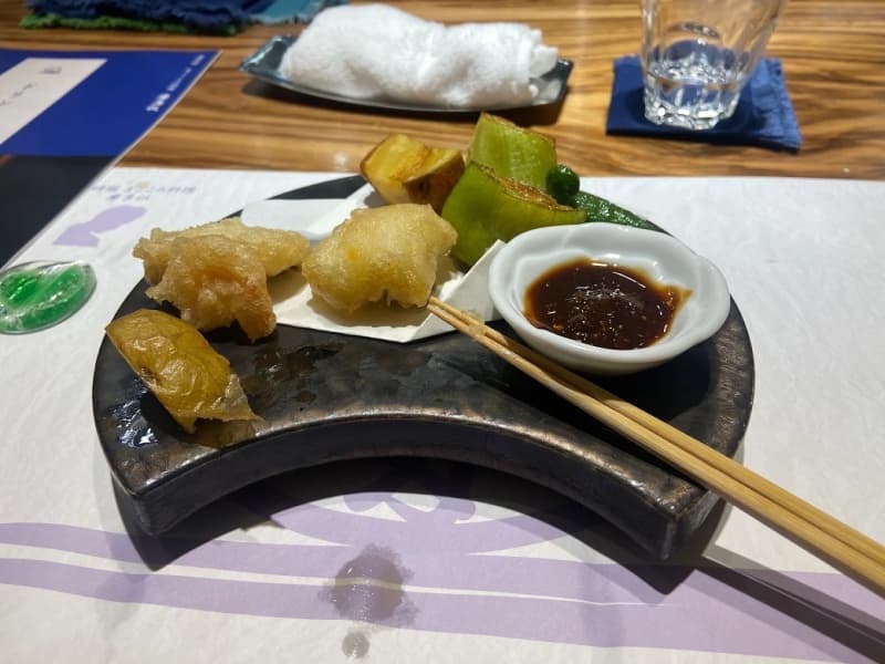 旬の食材を丁寧に揚げた一品。外はサクッと中はふっくらとした食感に、店主のまごころを感じる季節の揚げ物です。