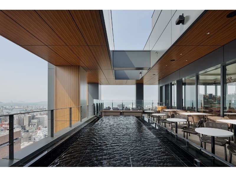 CAFE&BAR（THE ROOF）※テラス席