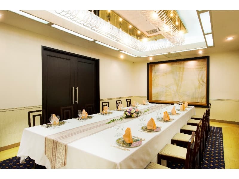 本館1F「菊」50㎡　会食（対面）形式