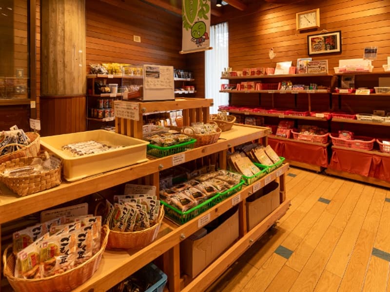 海陽町の特産品から徳島の人気土産まで、多彩な商品を取り揃えています。