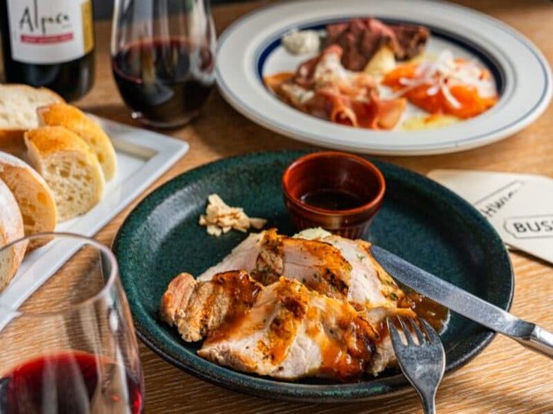【飲み放題付き！ヘルシープラン】
前菜3種やサーモンとアボカドのサラダ、豚ロースグリルなど全8品