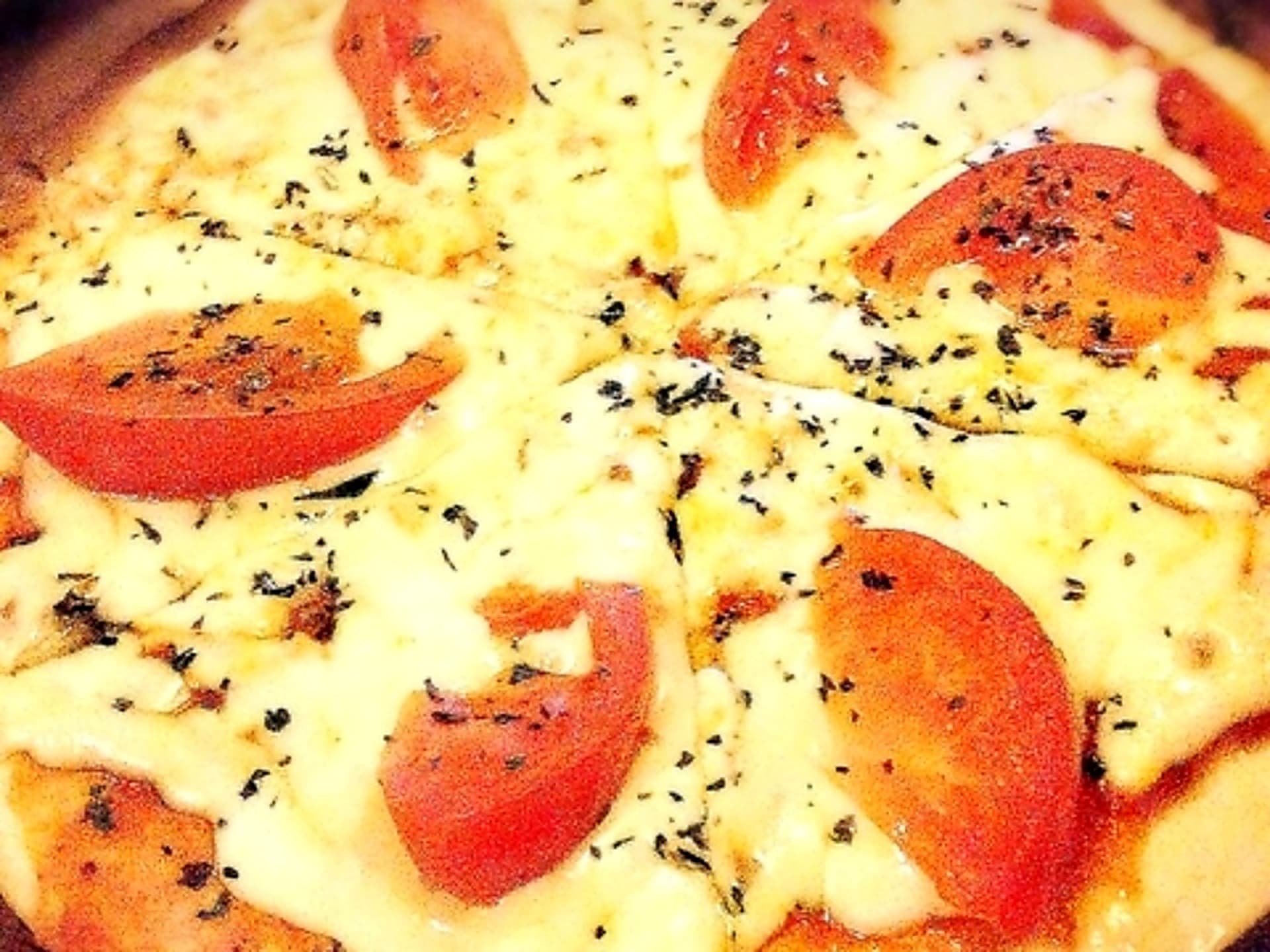 定番のトマトPIZZAから、新鮮野菜のシーザーサラダPIZZAまで種類も豊富