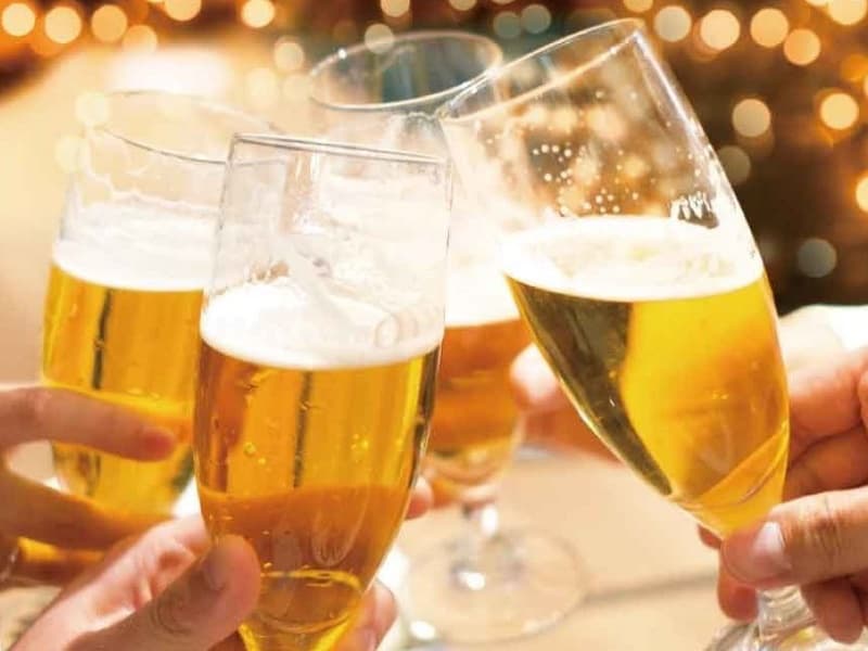 乾杯（イメージ）
