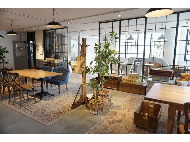 【5F FACTORY】
104㎡
天井高2.6ｍ