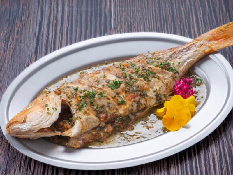 お魚料理の一例でございます。