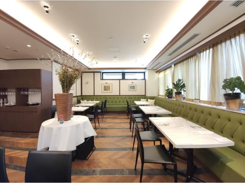 テラス／大人数対応（100名以上）
個室：20〜35名
貸切（フロア）：20〜100名
貸切（店舗）：20〜150名