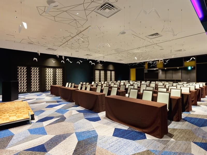 17階　THE SKY　ROOM　会議スクール形式
