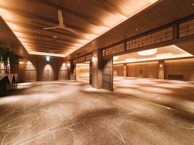 1F末広（288㎡・立食150名・着席100名）