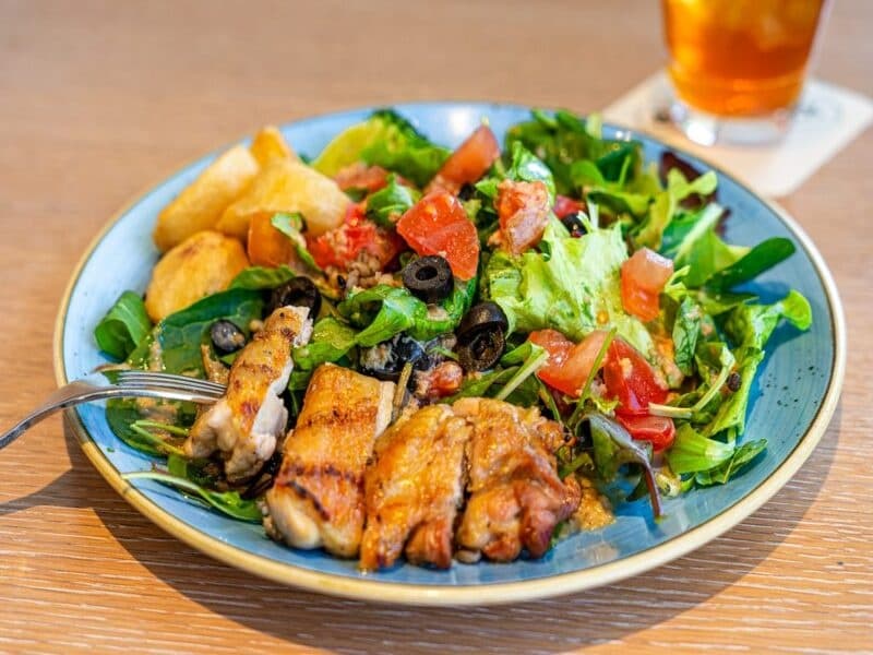 ◇ママ会・女子会に◇
ハンバーグやグリル料理を楽しめるランチメニューをご用意しており、ママ会や女子会にもおすすめ。広々とした店内で、ゆったりとお過ごしいただけます。