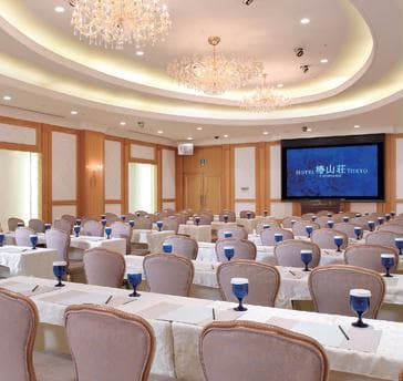 【瑞光】バンケット棟1F 着席100名/シアター240名/スクール130名
