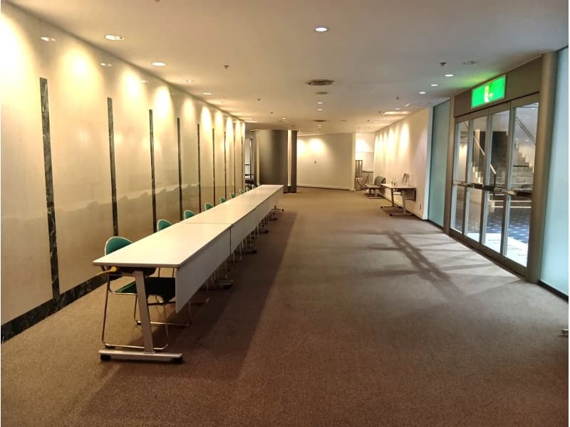 オーバルホール　受付