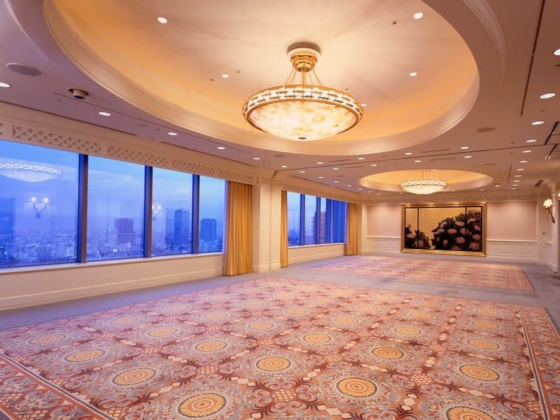アポロン
・面積：166m²　　天井高：4.0m
・カクテルブフェ：90名、着席ブフェ：48名、正餐：80名
シアター：172名、スクール：68名