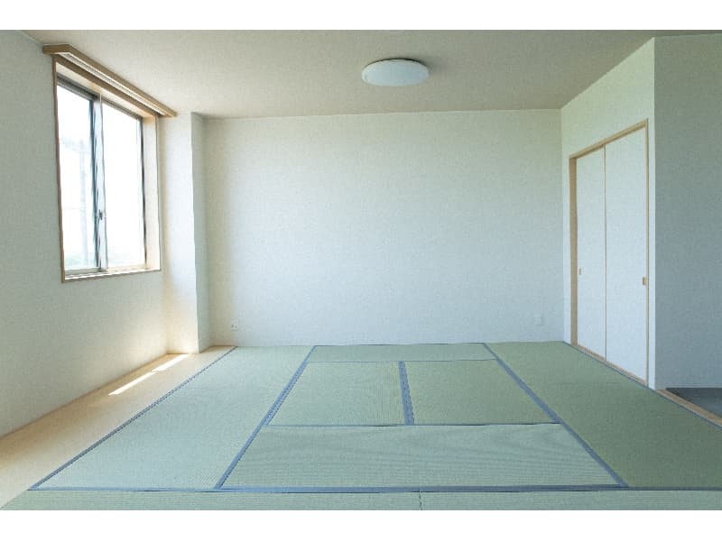 和室大は大人で14名まで利用でき、14畳と8畳に分けることも可能です。
和室小は大人で9名まで利用できます。
