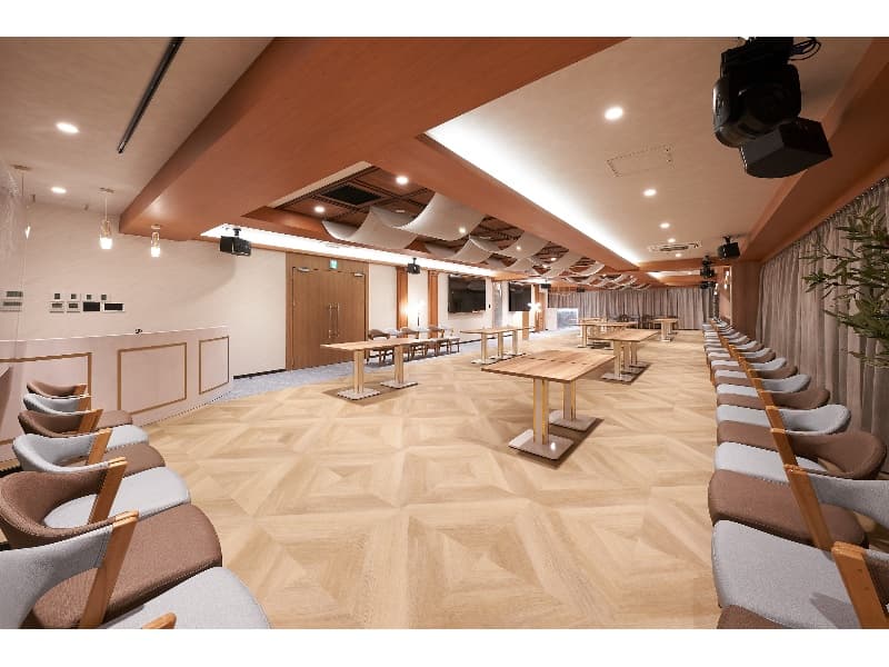 【メインフロア - 半立食レイアウト】- グレイドパーク 新橋駅前7F（銀座口）