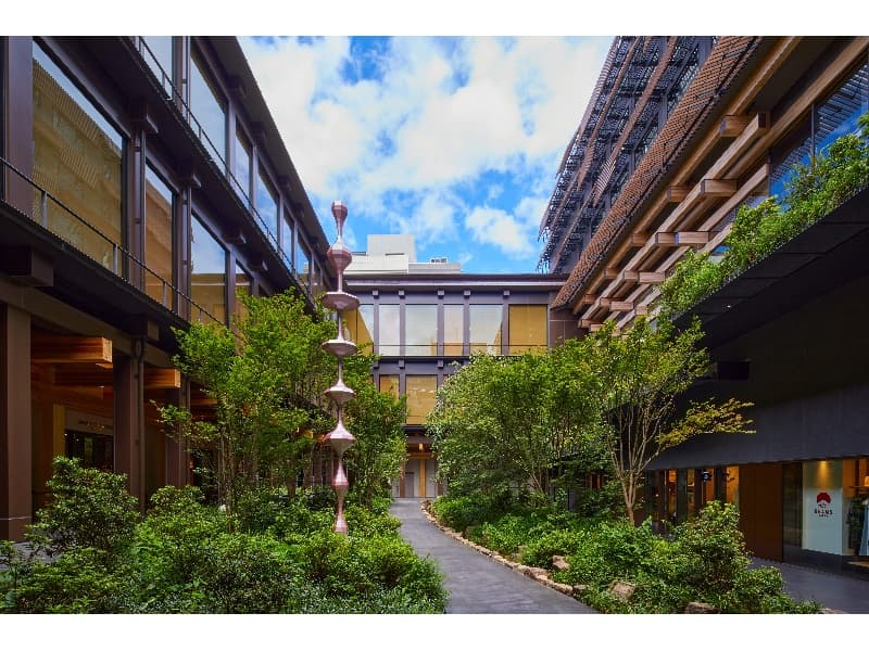 新風館 中庭