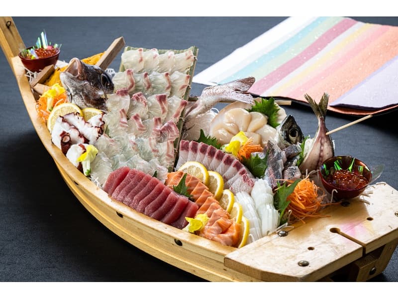 刺し盛（特上）16500円（並）12100円