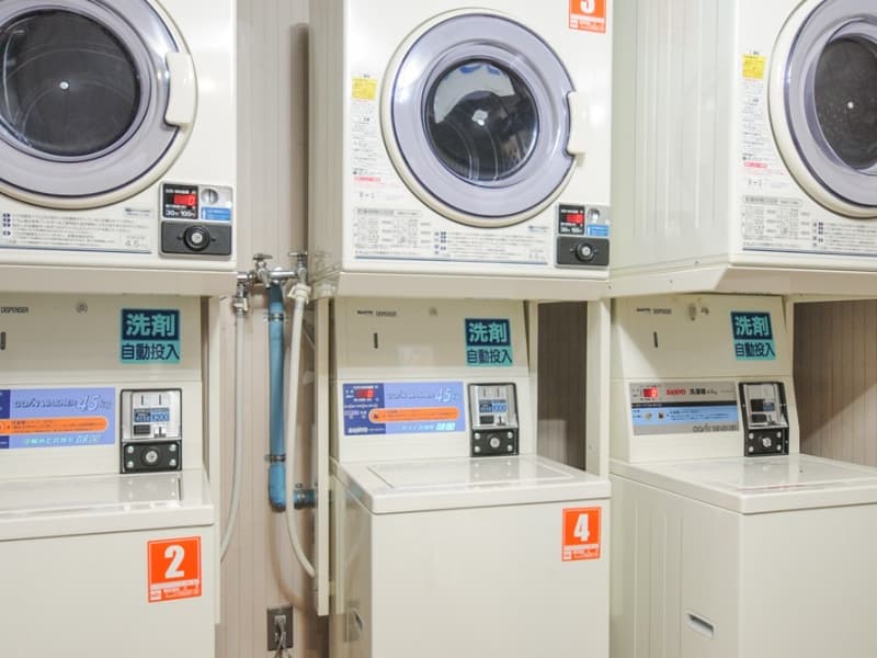 「コインランドリー」
5階自動販売機コーナー内に洗濯機3台、乾燥機3台を設置しております。