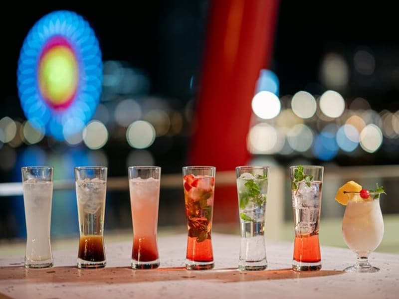 飲み放題付きコースは宴会におすすめ。神戸の絶景とフレンチシェフの本格料理で乾杯する、贅沢な宴会プランをご用意しています。