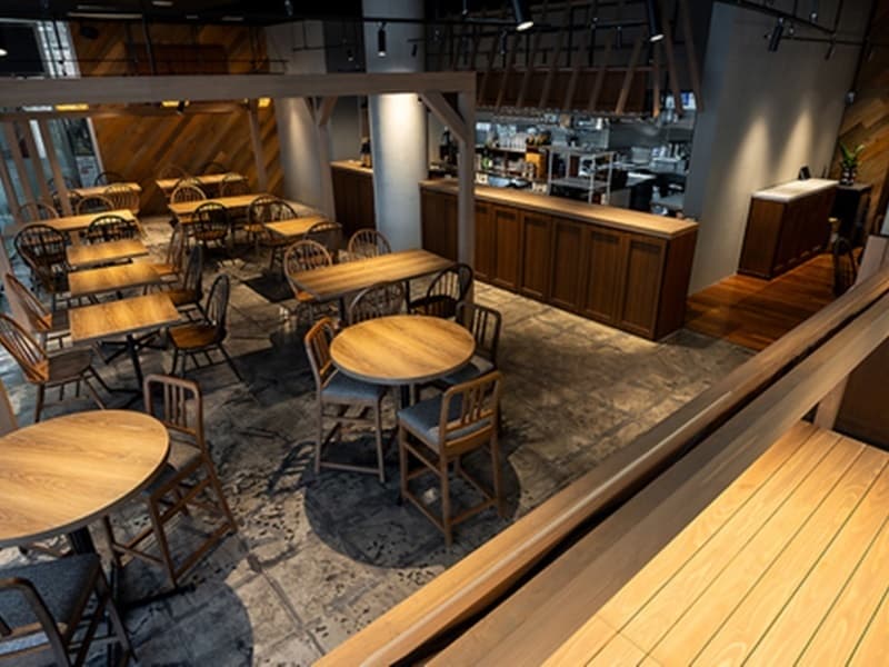 和の雰囲気漂う、広々とした店内