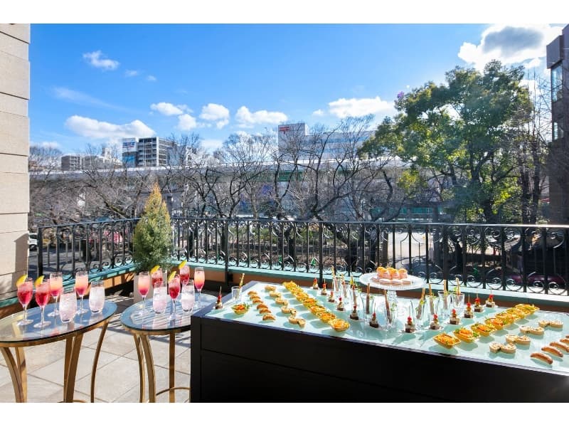 ■桜の間
バルコニーではカクテルパーティーのご用意も可能