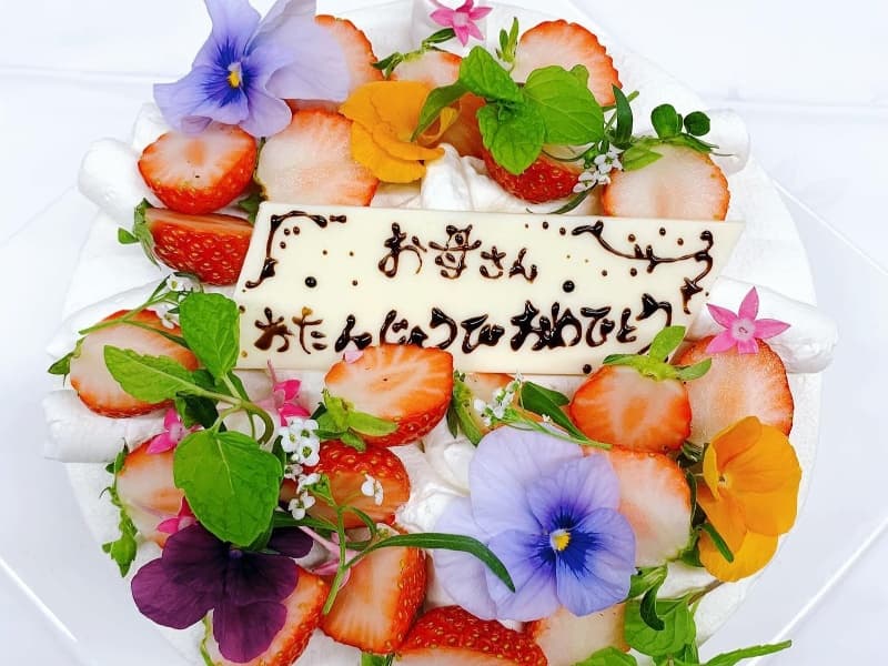 お祝いケーキなど各種オプションもご相談ください。ご用途やご予算に応じて様々なケーキをご提案しております