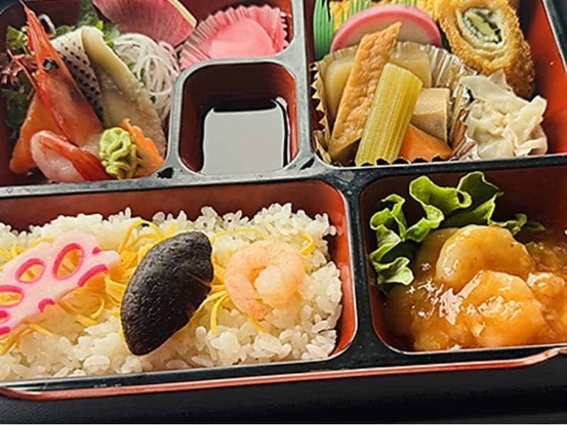◆ 特選幕の内弁当
【 お一人様　¥2,700(税込) 】※平日限定